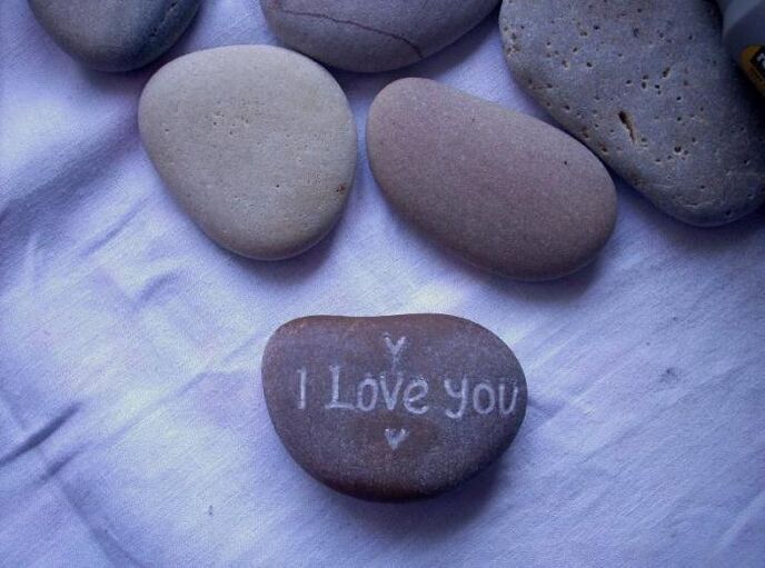 石头作为爱情的护身符